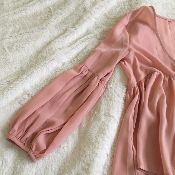 Beautiful Peach Blouse - Picture 2 of 3